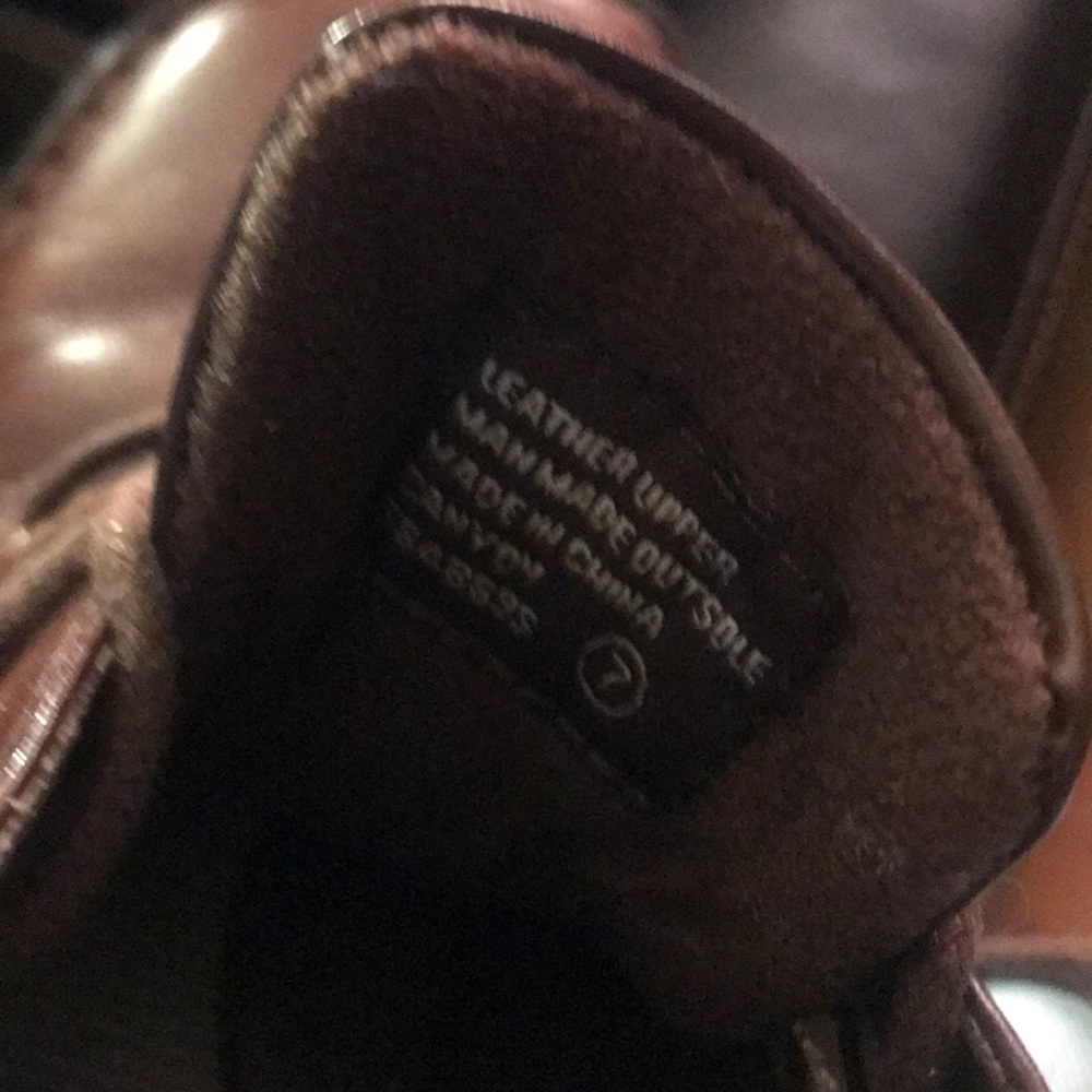 Earth boots size 7